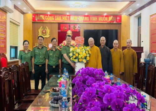 Ban Trị sự GHPGVN tỉnh chúc mừng Phòng An ninh Nội địa nhân kỷ niệm 80 năm Ngày truyền thống